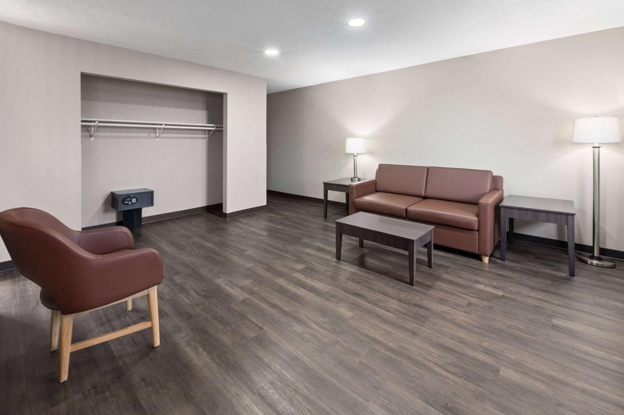 Super 8 By Wyndham Summersville - New River National Park Exterior photo